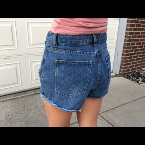 Dark wash demin shorts - Picture 2 of 2